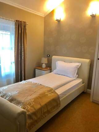 Гостевой дом Vila 18 Hotel Boutique Бухарест Одноместный номер с ванной комнатой-1