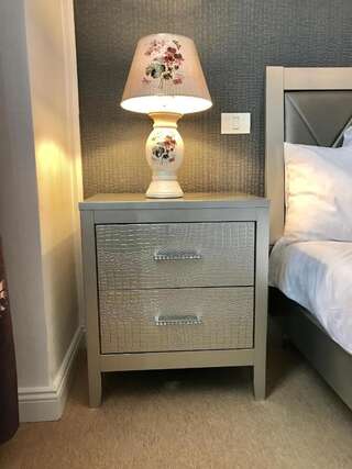 Гостевой дом Vila 18 Hotel Boutique Бухарест Суперлюкс с кроватью размера "king-size"-5